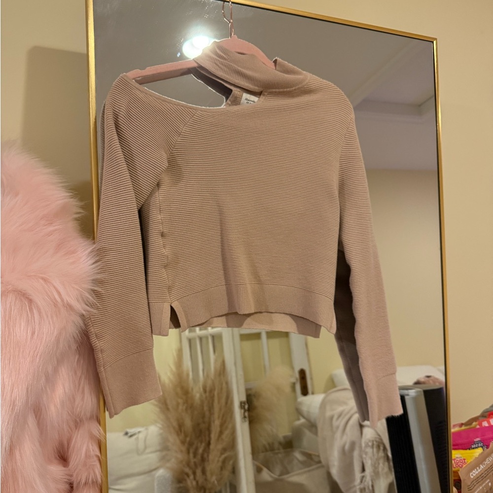 Abercrombie & Fitch Ribbed Knit Top in Taupe